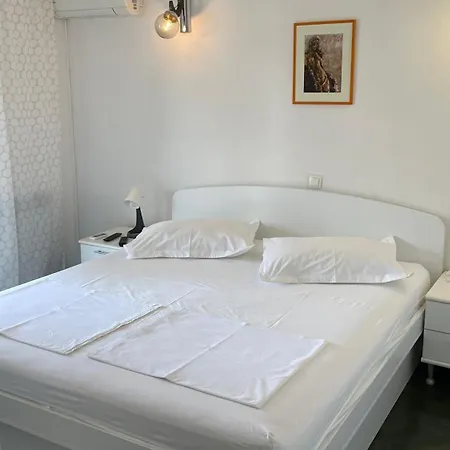 Obradovic Apartamento *